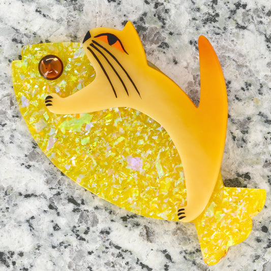 Shining Yellow Sinbad Cat Brooch