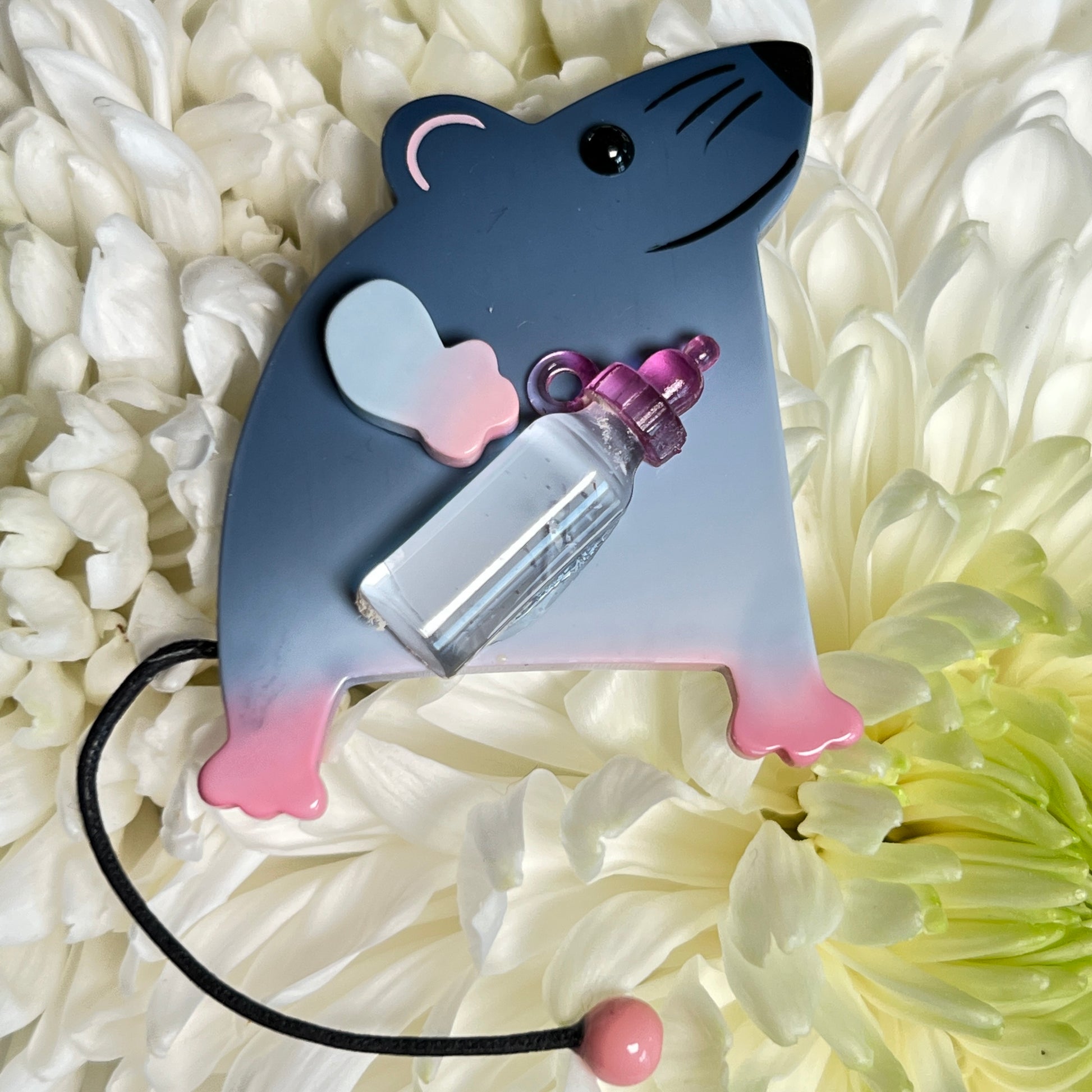 Payne Grey Bibberbabymouse Mouse Brooch in galalith